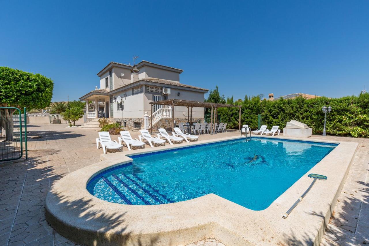 Fidalsa Grand White House Villa Tangel Luaran gambar