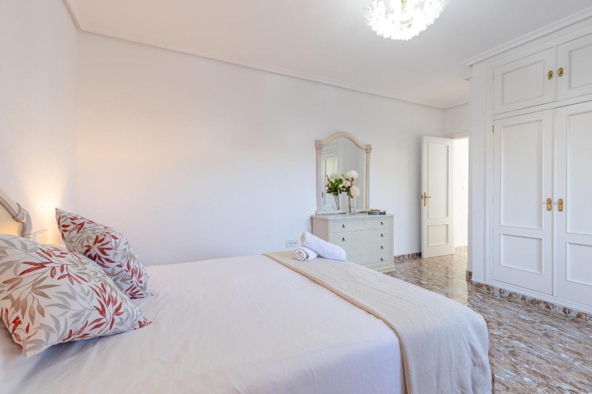 Fidalsa Grand White House Villa Tangel Luaran gambar