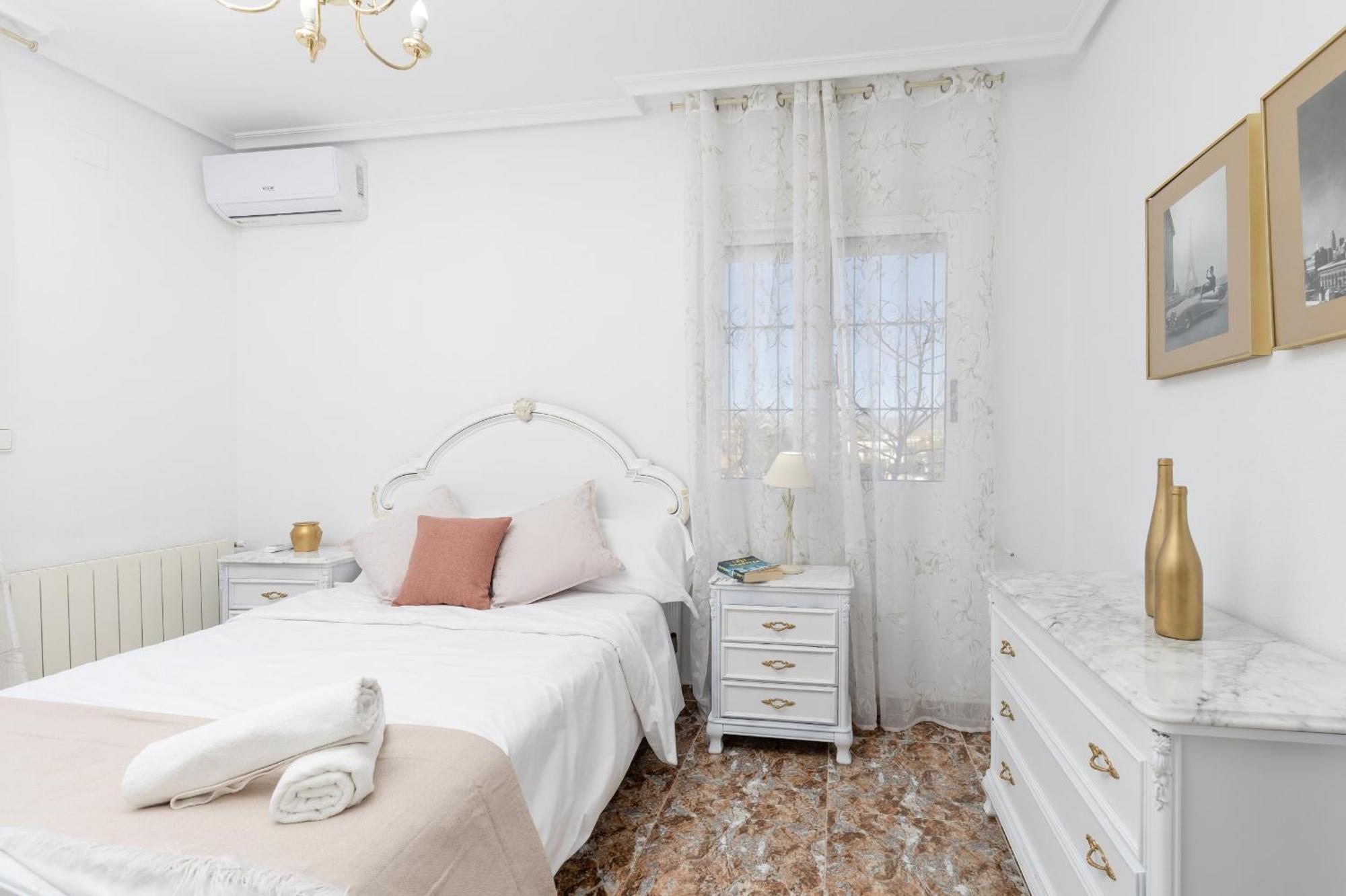 Fidalsa Grand White House Villa Tangel Luaran gambar
