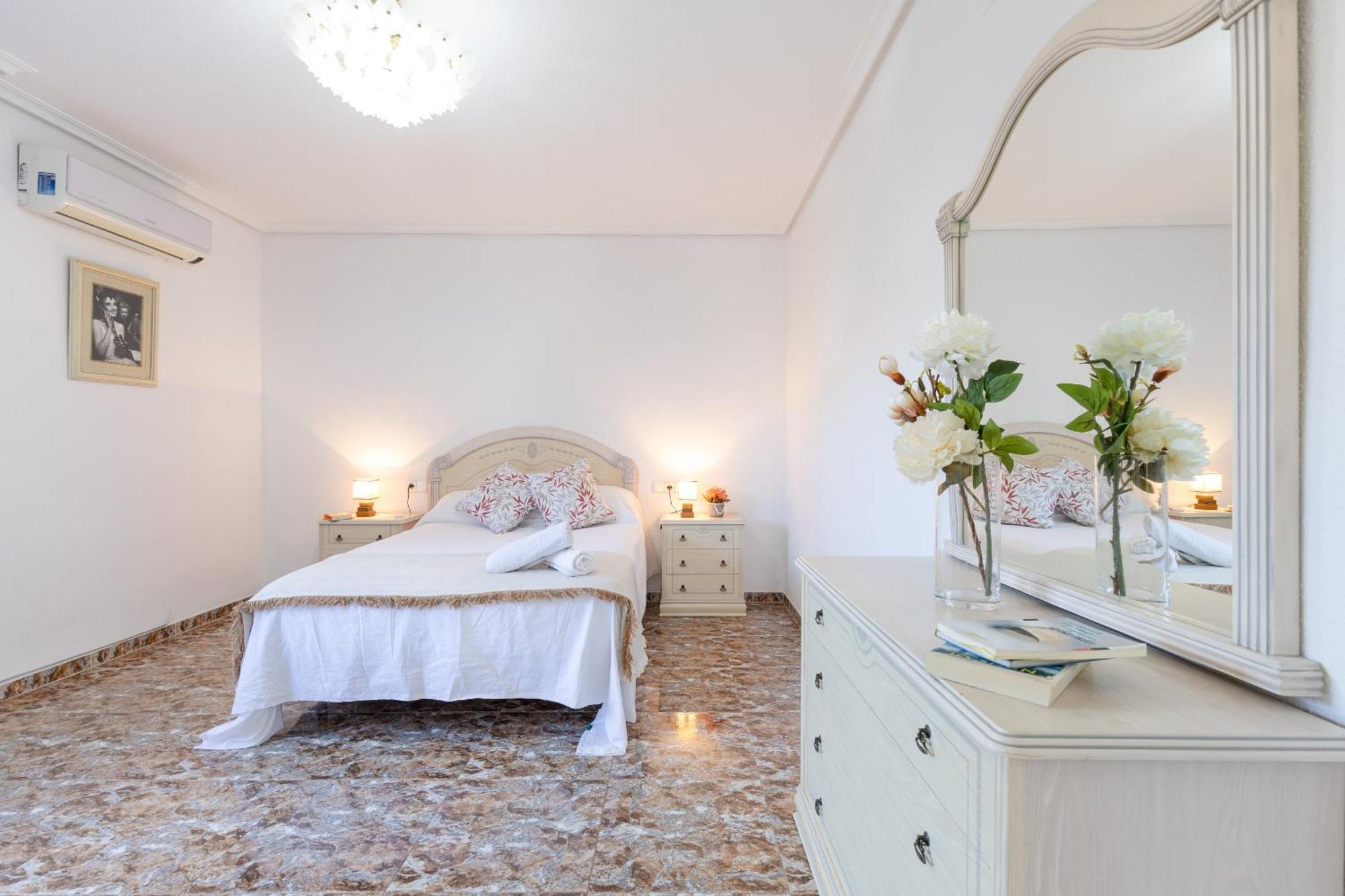 Fidalsa Grand White House Villa Tangel Luaran gambar
