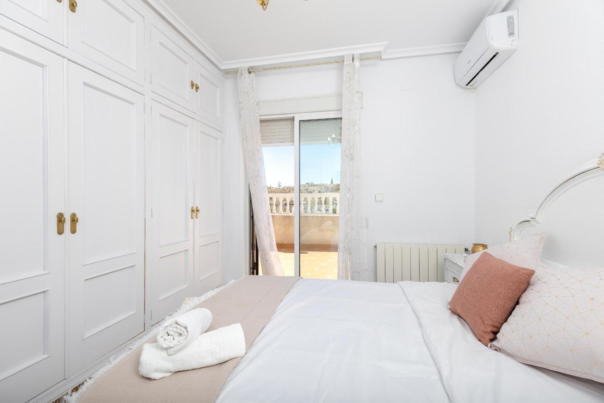 Fidalsa Grand White House Villa Tangel Luaran gambar