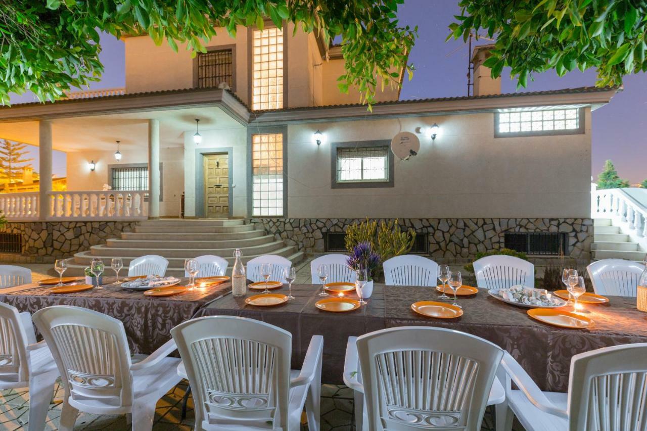 Fidalsa Grand White House Villa Tangel Luaran gambar