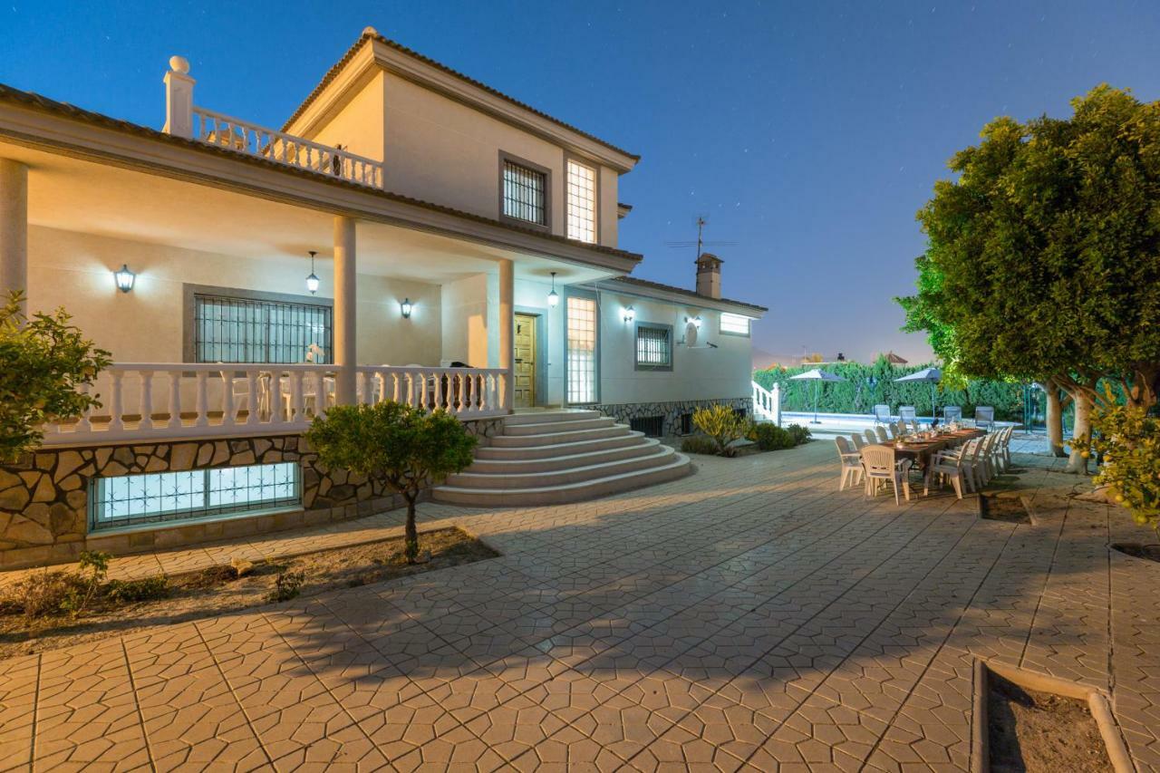 Fidalsa Grand White House Villa Tangel Luaran gambar